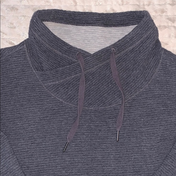 Textured Sweatshirt - Picture 4 of 5